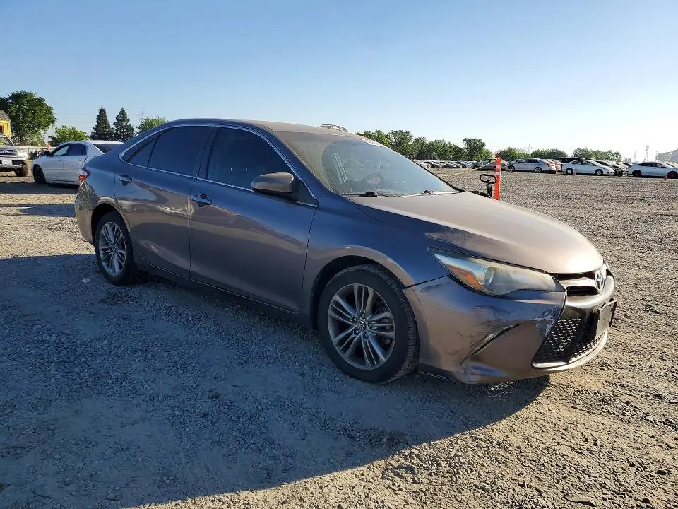 2016 TOYOTA CAMRY SE  