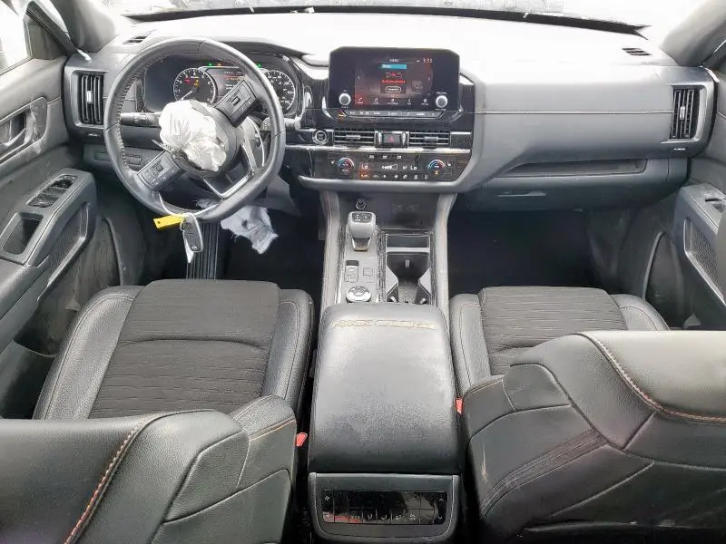 2023 NISSAN PATHFINDER SV  