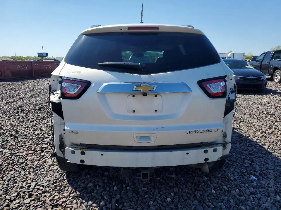 2015 CHEVROLET TRAVERSE LT  