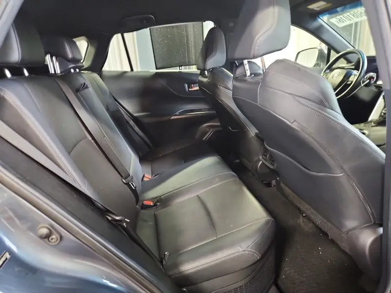 2021 TOYOTA VENZA XLE  