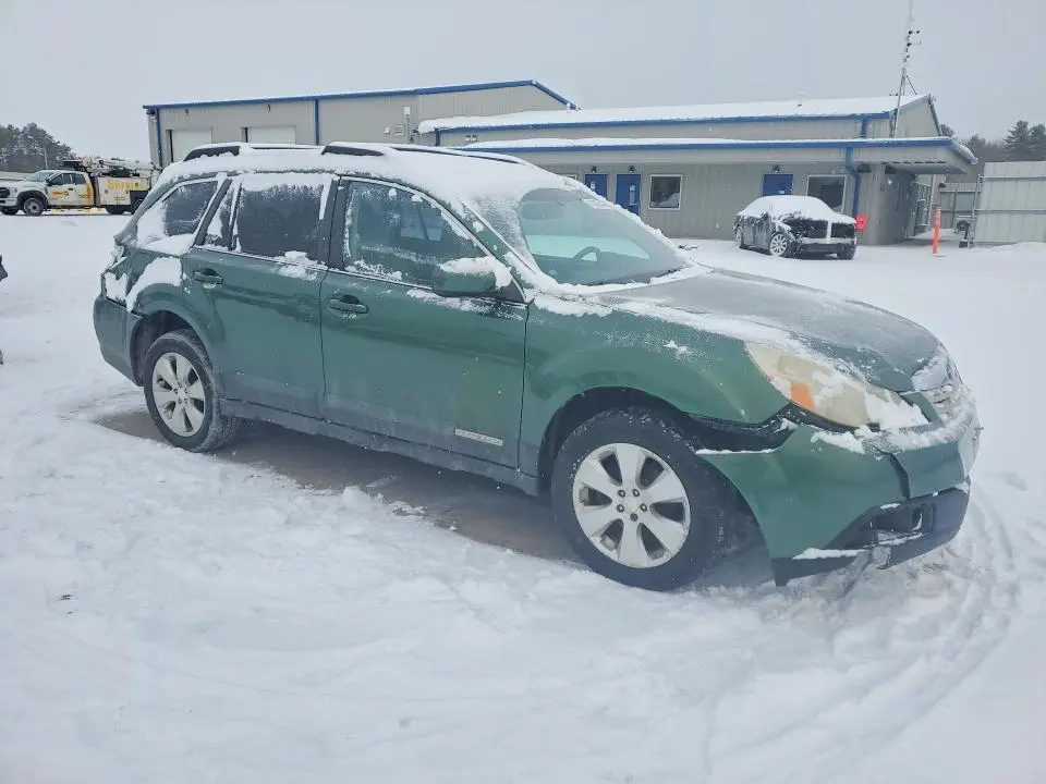 2011 SUBARU OUTBACK   