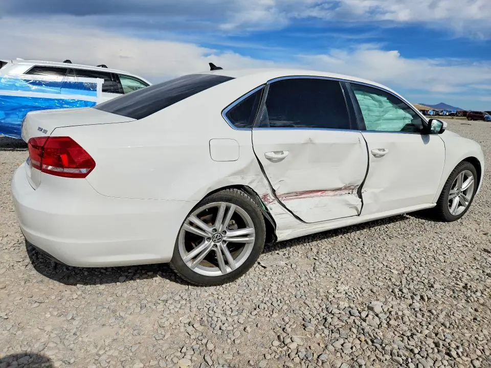 2014 VOLKSWAGEN PASSAT SE  
