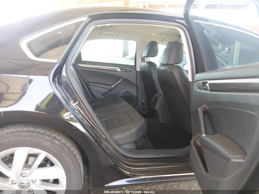 2018 VOLKSWAGEN PASSAT 2.0T SE