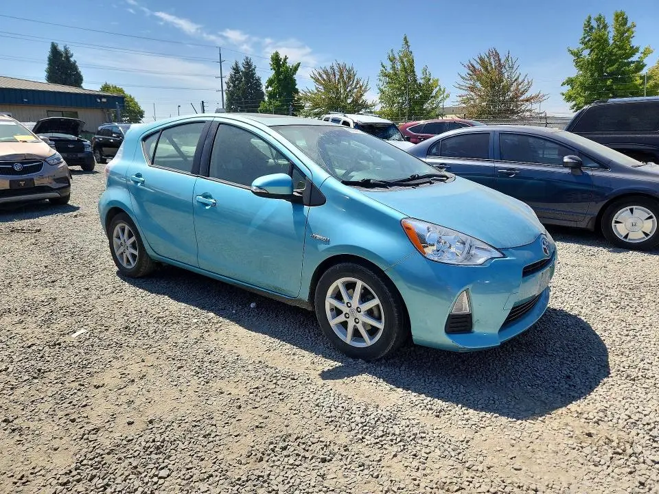 2013 TOYOTA PRIUS C THREE  