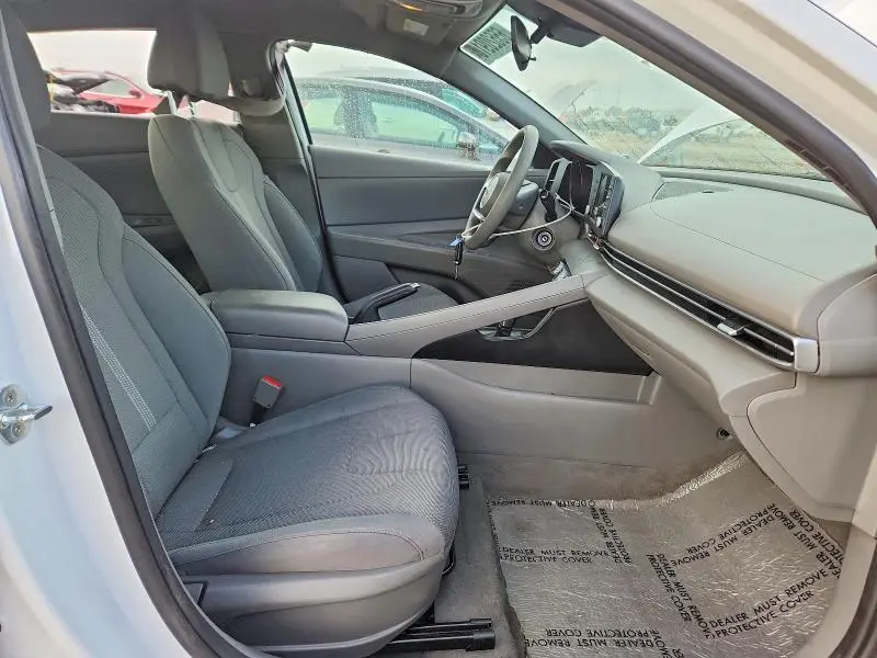 2021 HYUNDAI ELANTRA SE  