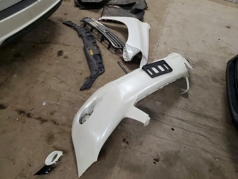 2010 TOYOTA HIGHLANDER SE  