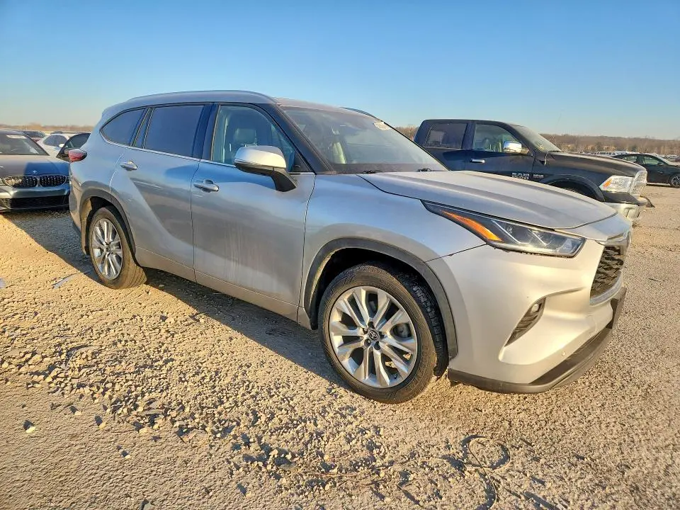 2021 TOYOTA HIGHLANDER LIMITED  