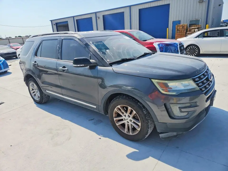 2017 FORD EXPLORER XLT  