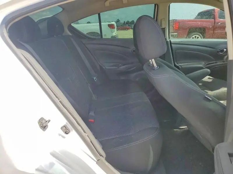 2019 NISSAN VERSA SV  