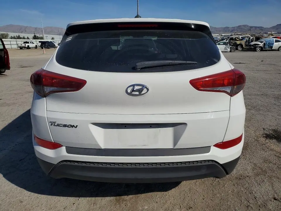2017 HYUNDAI TUCSON SE  