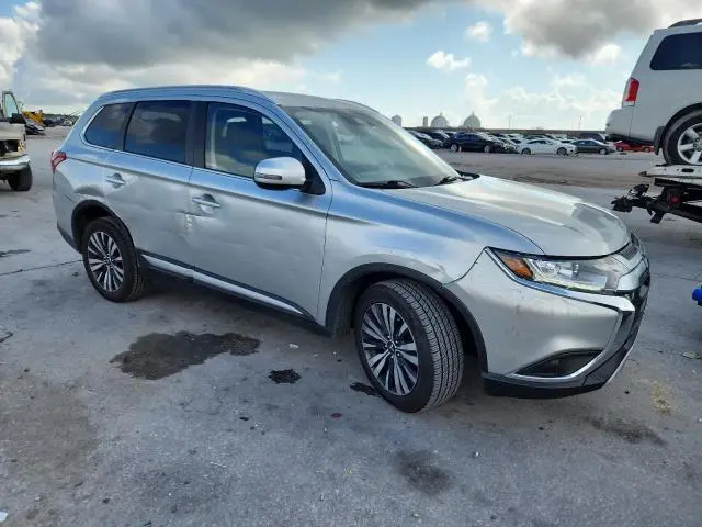 2020 MITSUBISHI OUTLANDER SE  