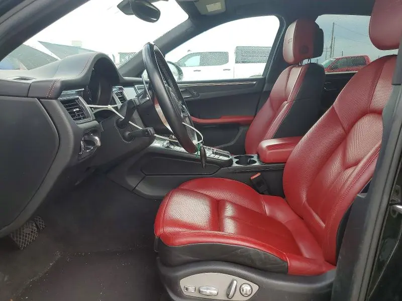 2017 PORSCHE MACAN GTS  