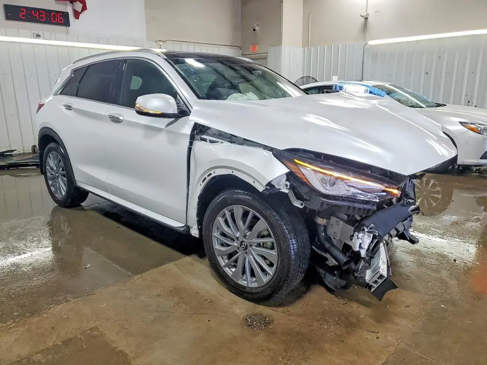 2024 INFINITI QX50 LUXE  