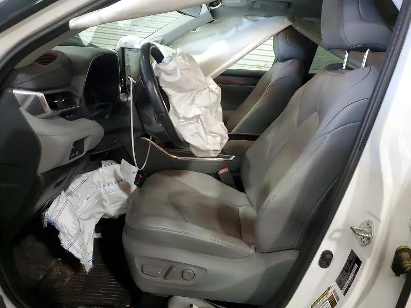2020 TOYOTA HIGHLANDER LIMITED  