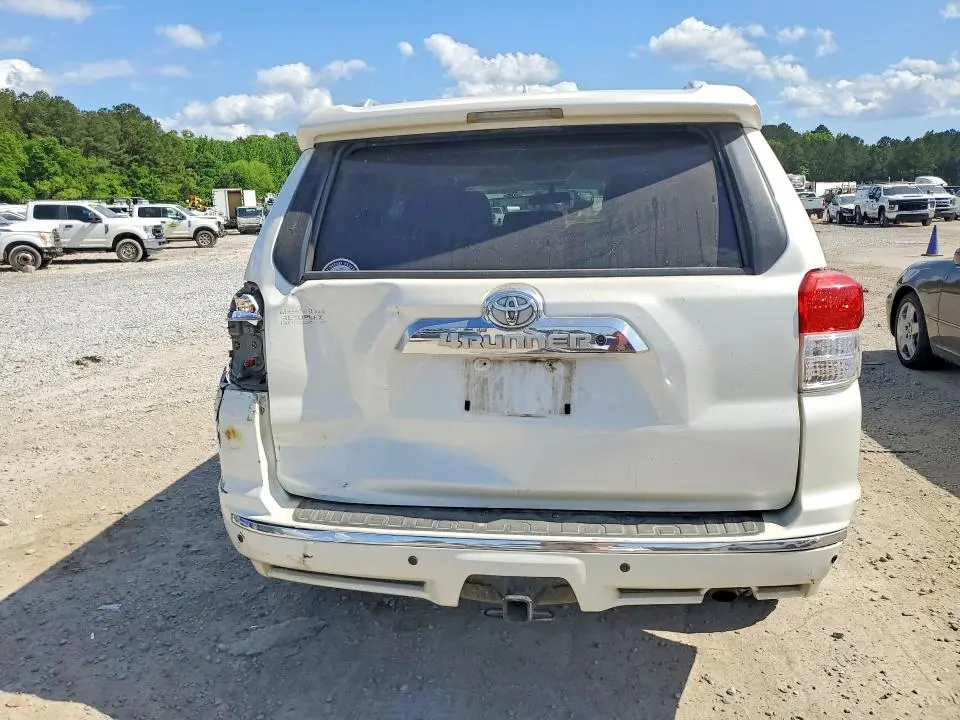 2013 TOYOTA 4RUNNER SR5  