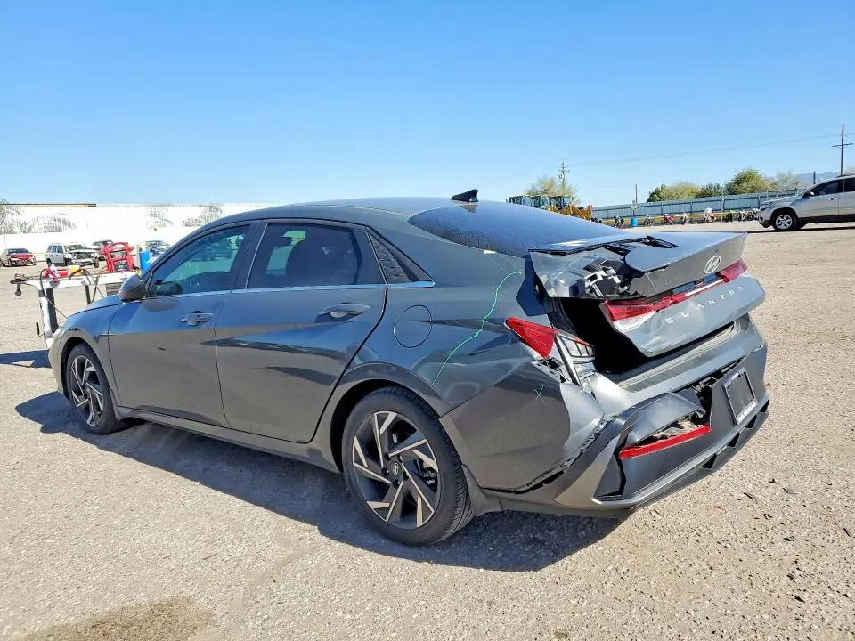 2024 HYUNDAI ELANTRA SEL  