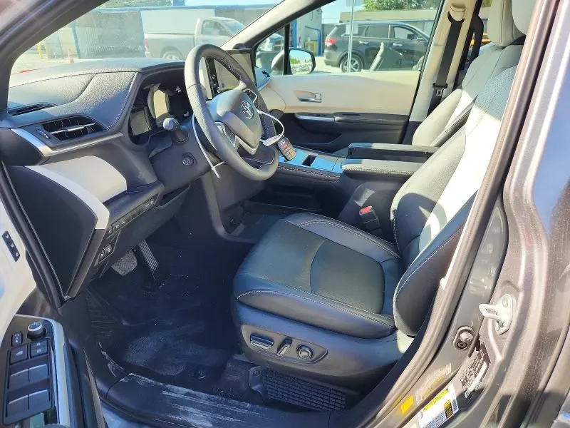 2026 TOYOTA SIENNA LIMITED 7-PASSENGER  