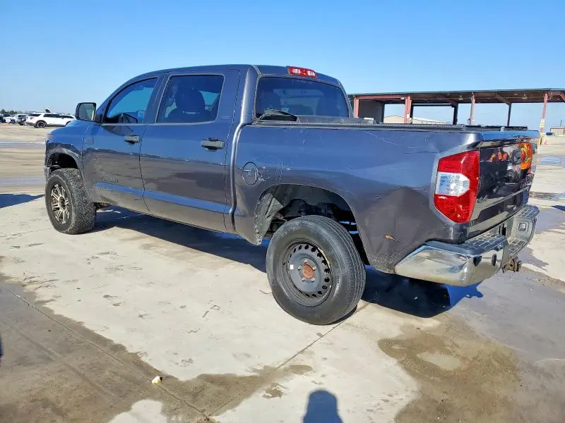2017 TOYOTA TUNDRA CREWMAX SR5  