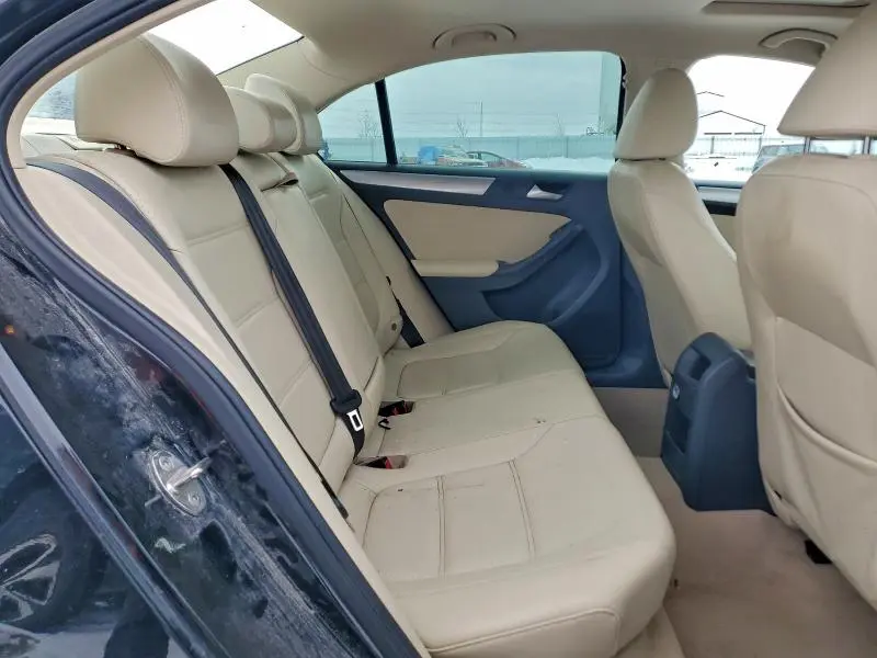 2015 VOLKSWAGEN JETTA SE  