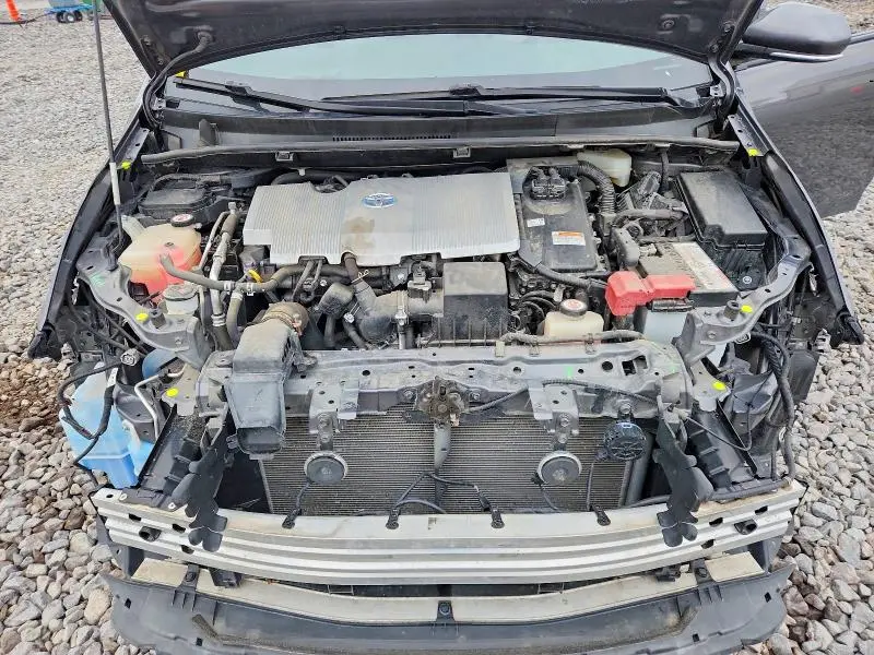 2019 TOYOTA PRIUS XLE  