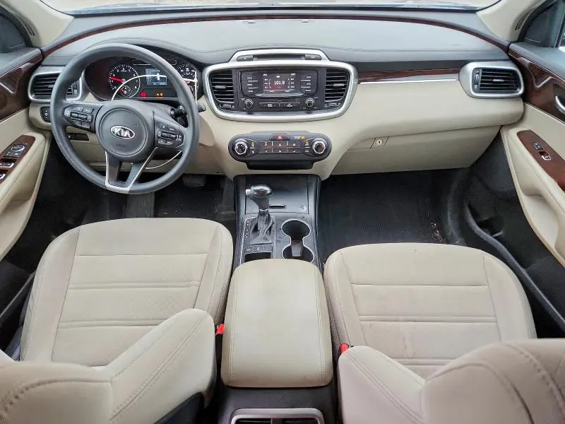 2017 KIA SORENTO LX V6  
