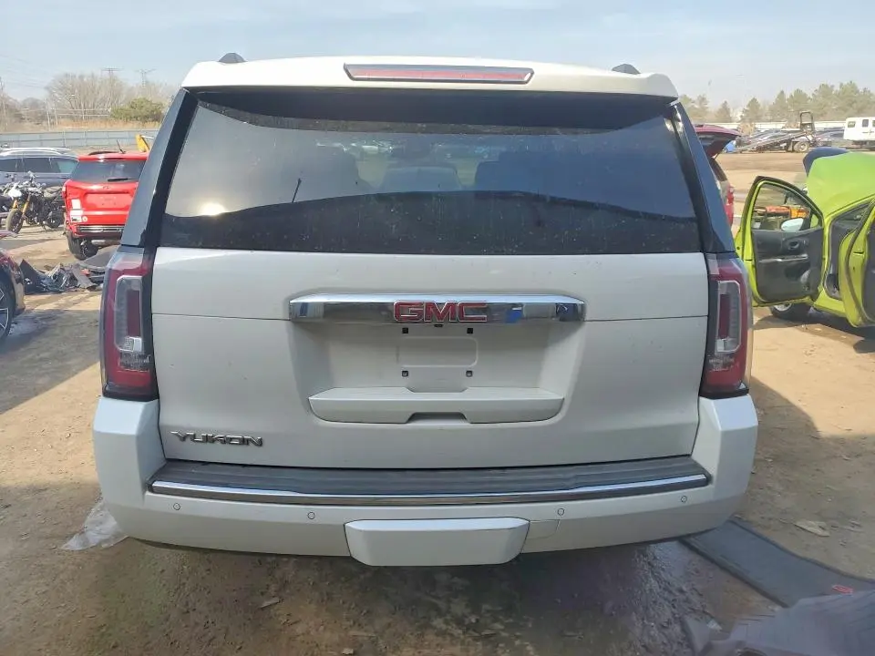 2017 GMC YUKON DENALI  