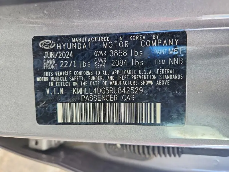 2024 HYUNDAI ELANTRA SE  