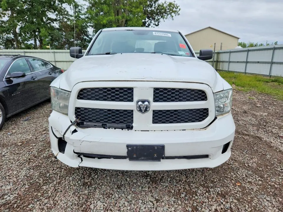 2013 RAM 1500 ST  
