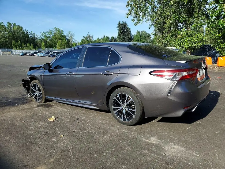 2018 TOYOTA CAMRY SE  