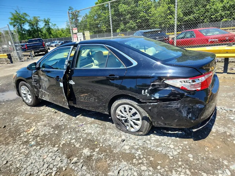 2016 TOYOTA CAMRY LE  