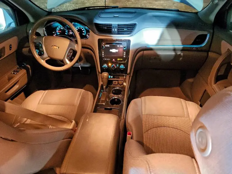 2017 CHEVROLET TRAVERSE LT  