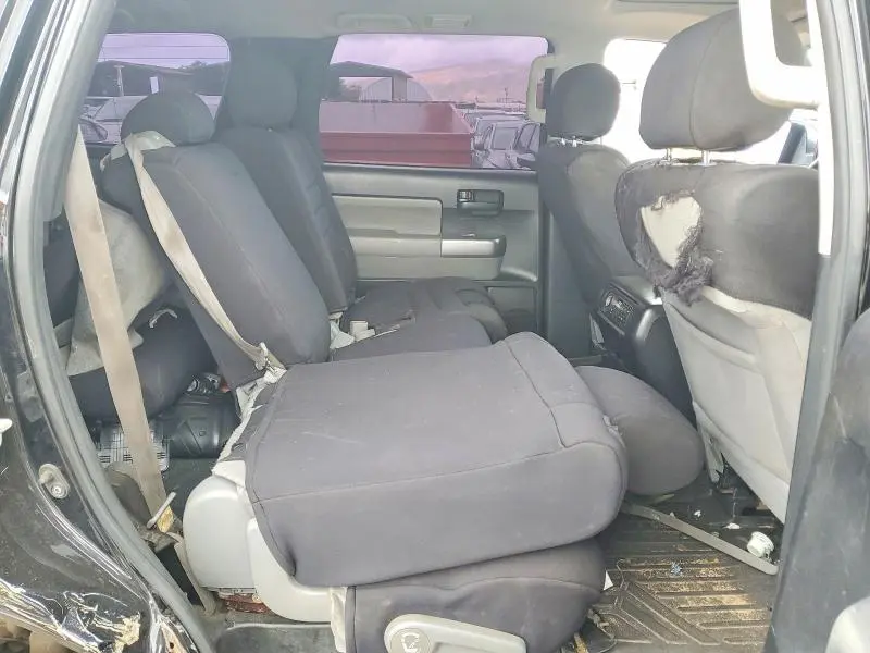 2018 TOYOTA SEQUOIA SR5  