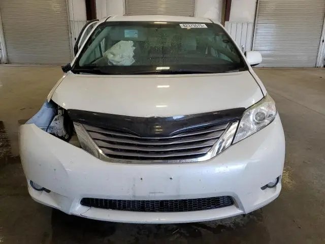 2015 TOYOTA SIENNA XLE  