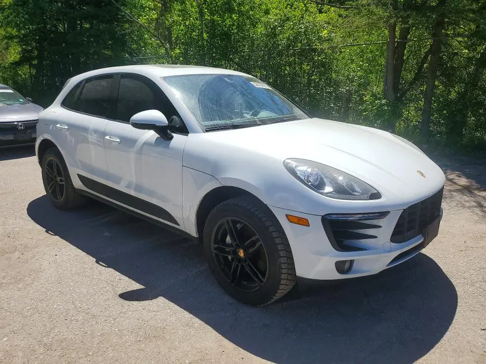 2015 PORSCHE MACAN S  