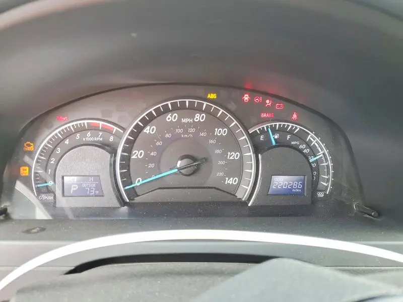 2012 TOYOTA CAMRY XLE  