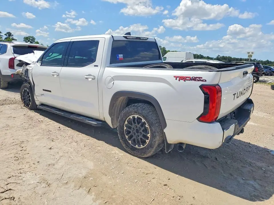 2023 TOYOTA TUNDRA SR5  