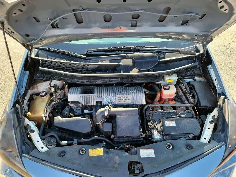 2015 TOYOTA PRIUS V TWO  