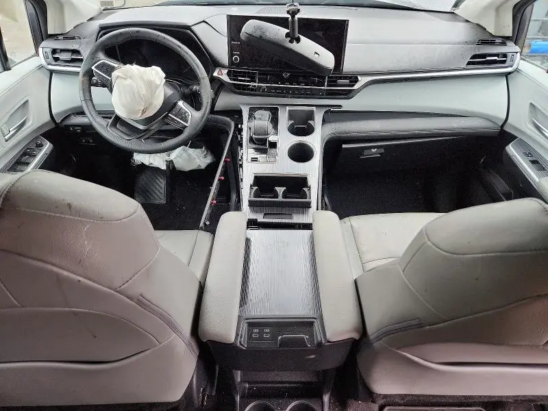 2025 TOYOTA SIENNA XLE 7-PASSENGER  