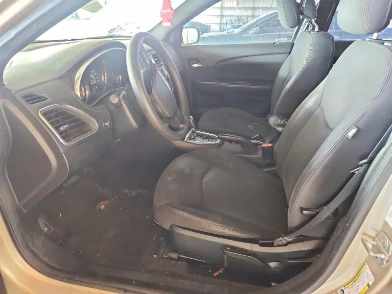 2013 CHRYSLER 200 LX  