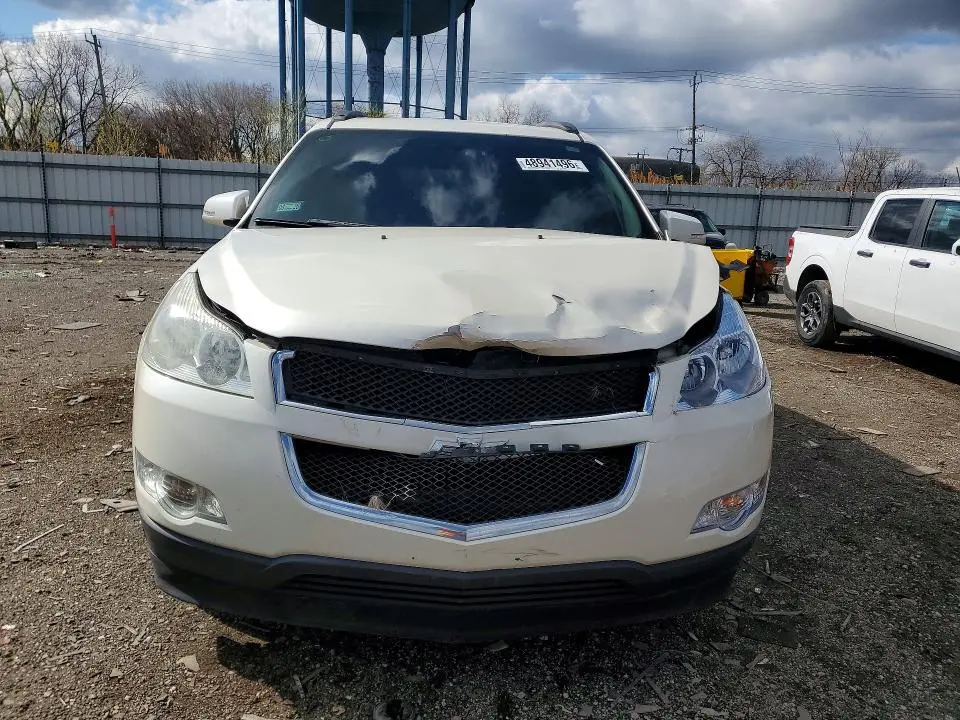2011 CHEVROLET TRAVERSE LT  