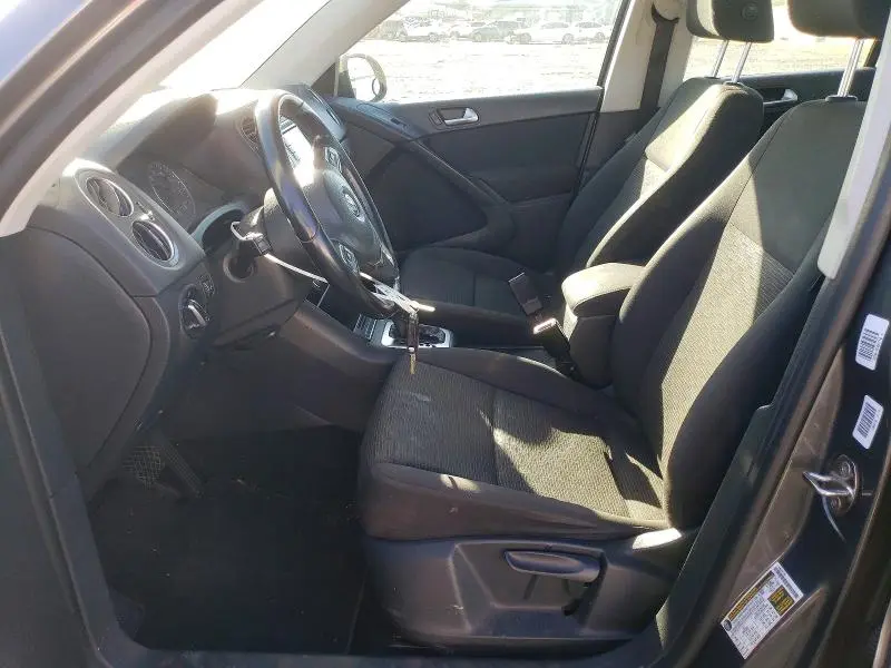 2015 VOLKSWAGEN TIGUAN S  