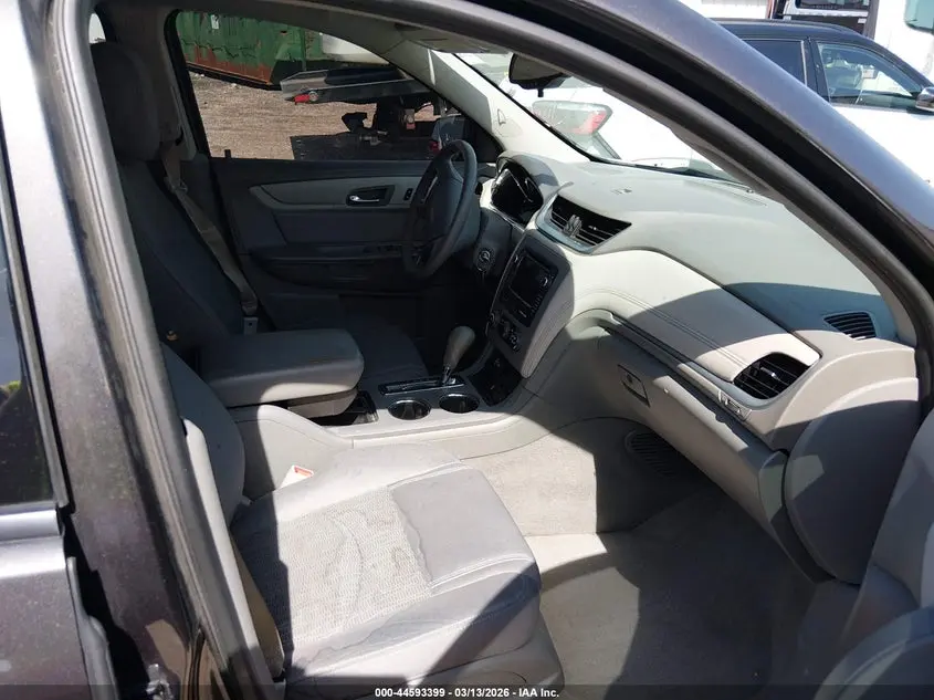 2016 CHEVROLET TRAVERSE LS