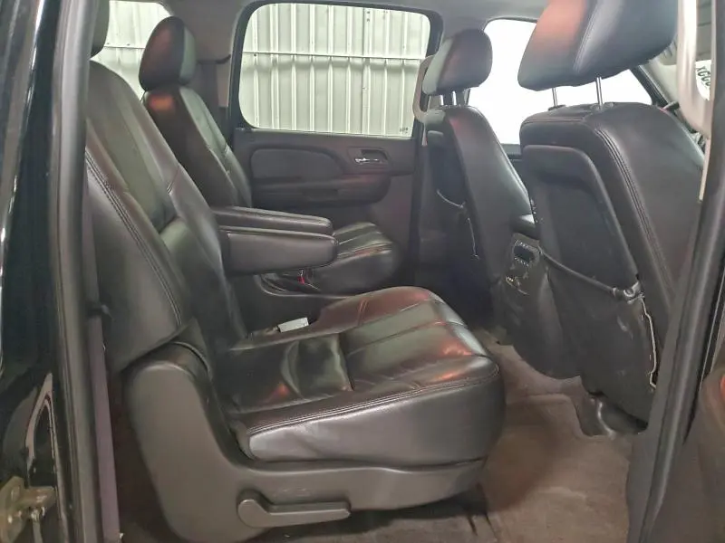 2011 CHEVROLET SUBURBAN K1500 LT  