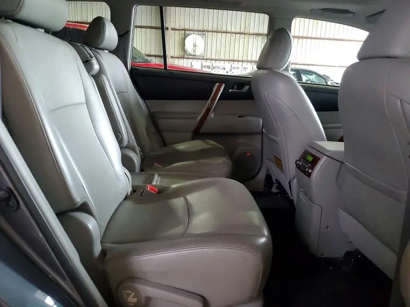 2013 TOYOTA HIGHLANDER LIMITED  
