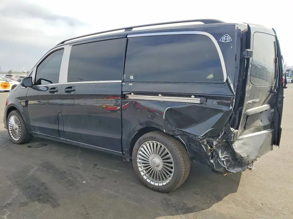 2023 MERCEDES-BENZ METRIS   