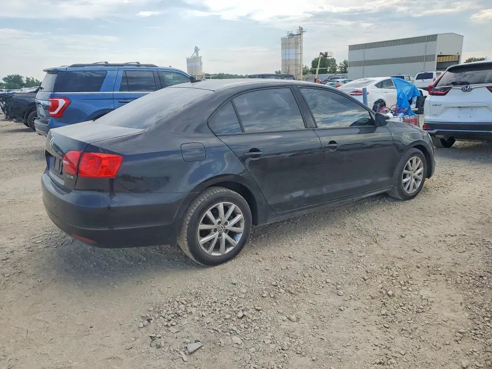 2012 VOLKSWAGEN JETTA SE  
