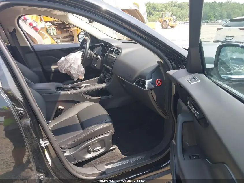 2019 JAGUAR F-PACE 25T PREMIUM