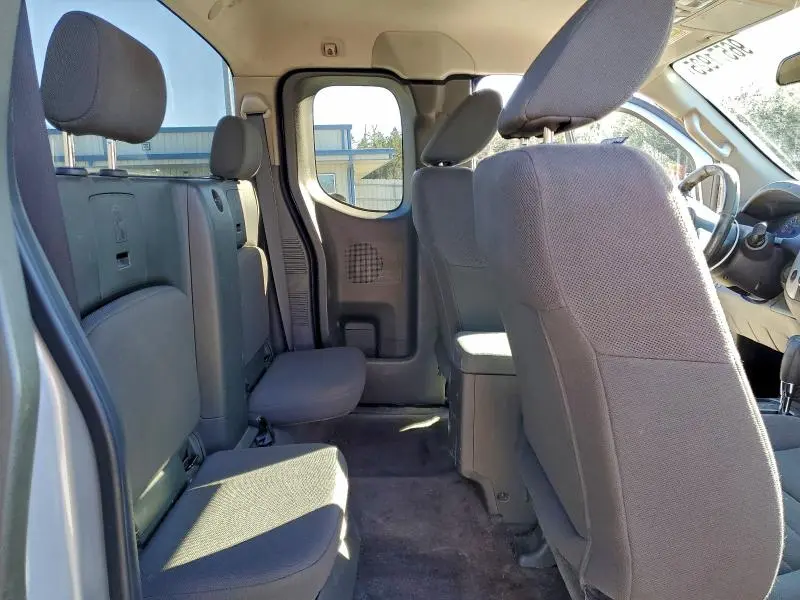 2015 NISSAN FRONTIER S  