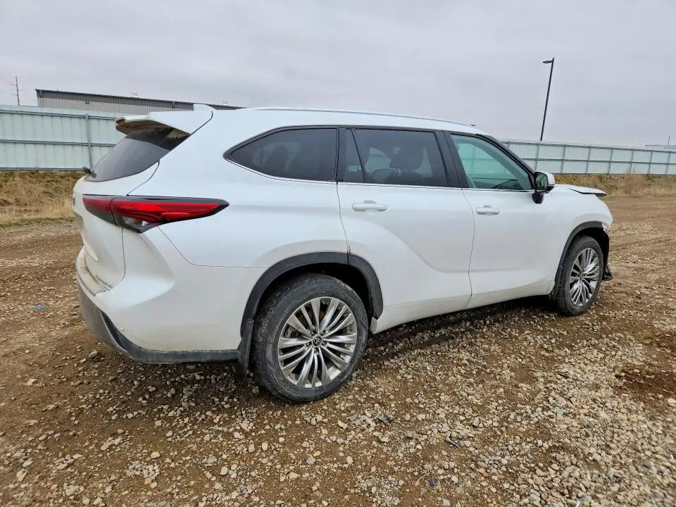 2023 TOYOTA HIGHLANDER PLATINUM  