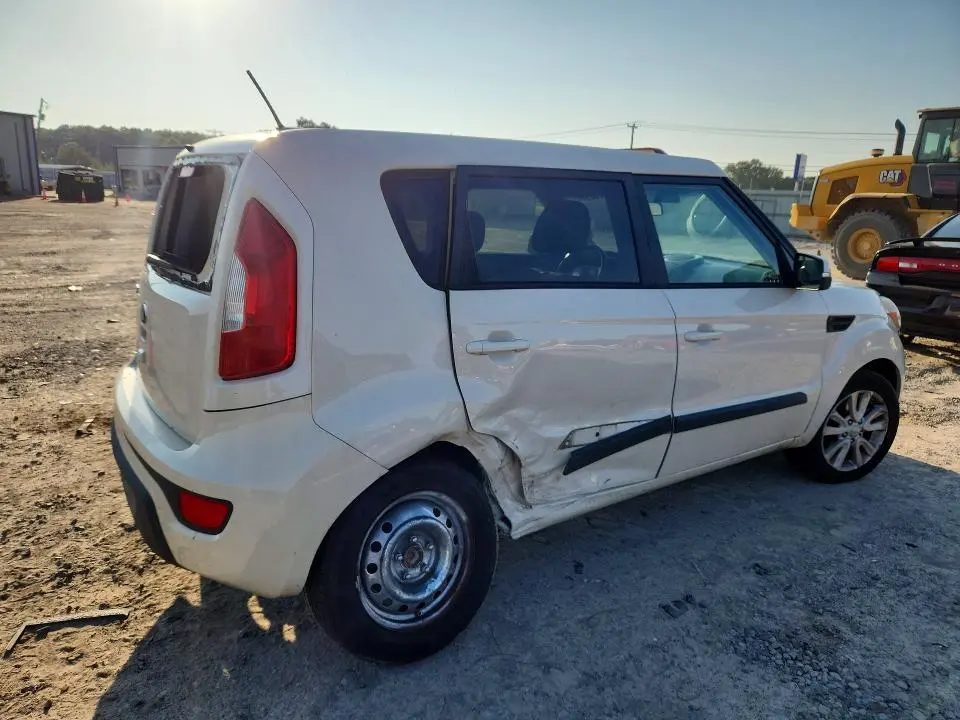 2013 KIA SOUL +  